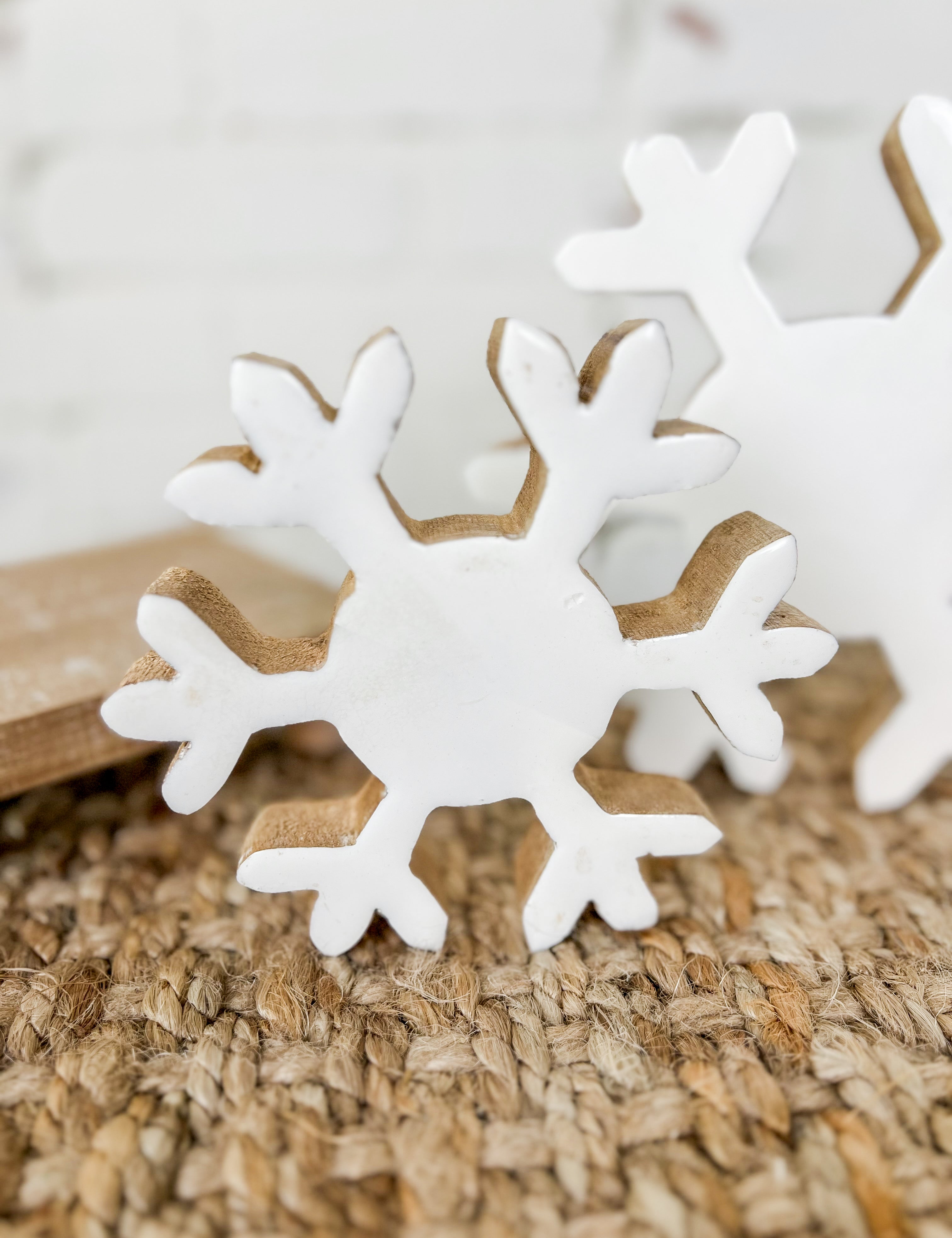 Enamel White/Wood Snowflake