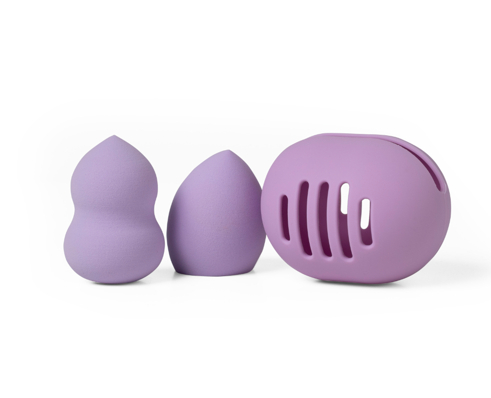 On A Blender Makeup Sponges And Case